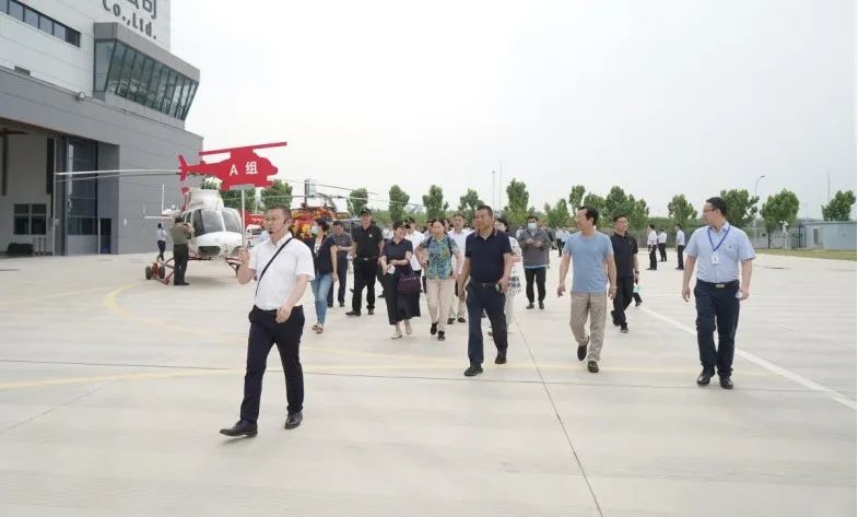 陜西省委黨校航空應(yīng)急救援實踐教學(xué)走進(jìn)陜西直升機產(chǎn)業(yè)發(fā)展園